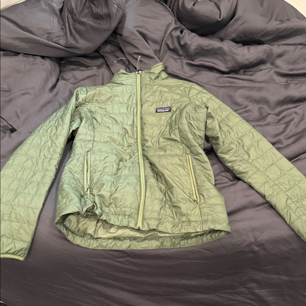 Patagonia green nano puff jacket